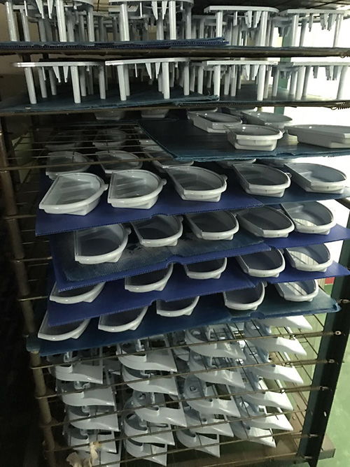 東莞市塘廈志華塑膠五金制品廠動態(tài) 聚焦化妝品批發(fā)業(yè)務(wù)的新機(jī)遇